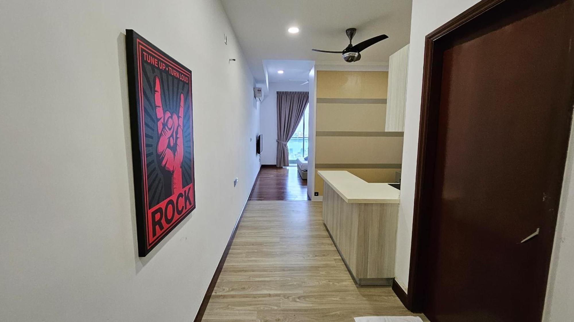 Paragon Suites Studios With Private Jacuzzi Near Ciq Rts ジョホールバル エクステリア 写真