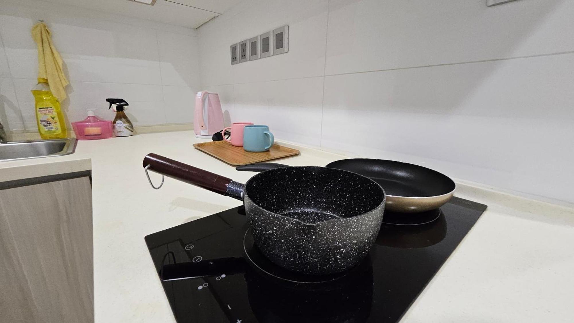 Paragon Suites Studios With Private Jacuzzi Near Ciq Rts ジョホールバル エクステリア 写真