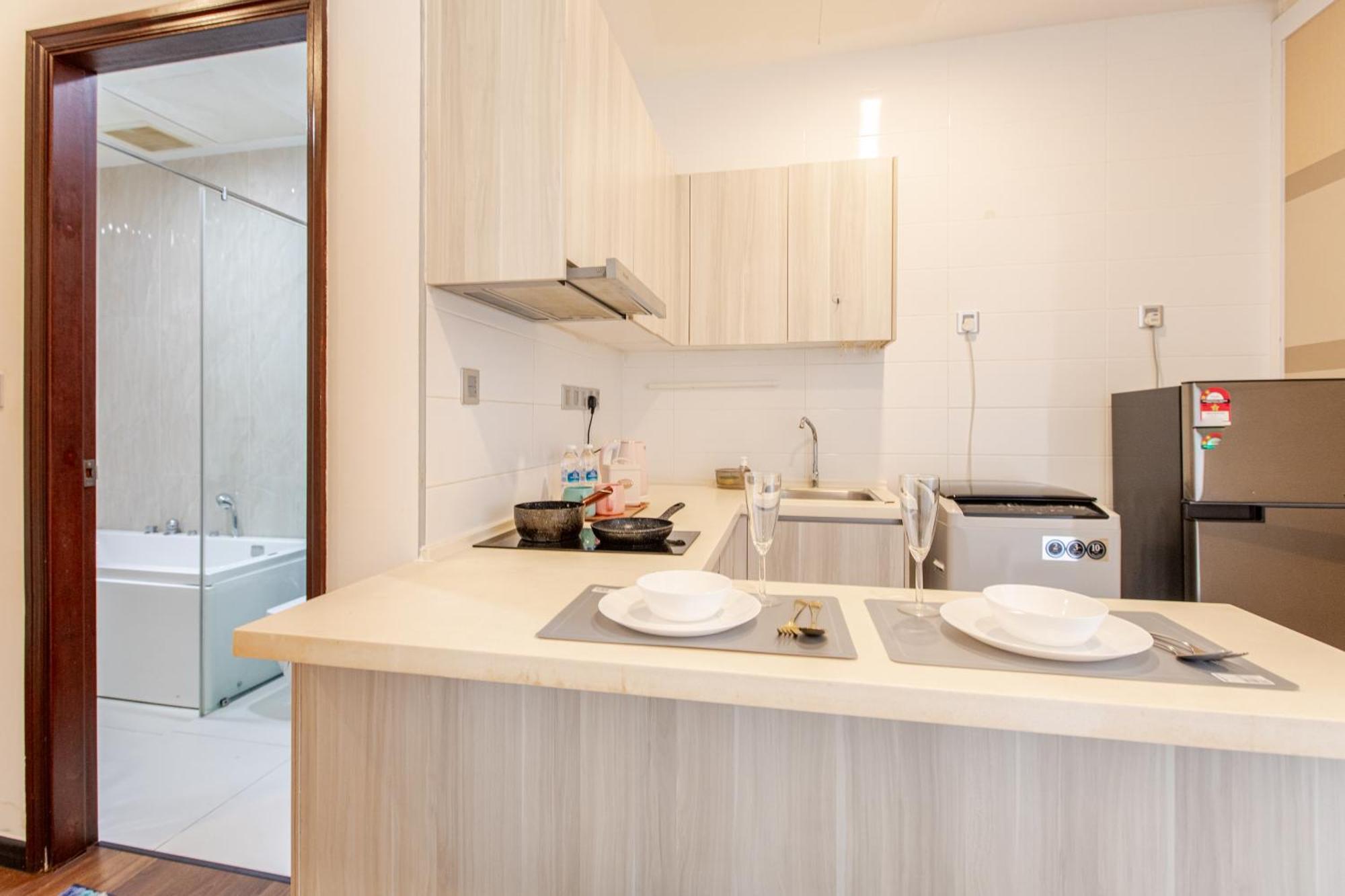 Paragon Suites Studios With Private Jacuzzi Near Ciq Rts ジョホールバル エクステリア 写真
