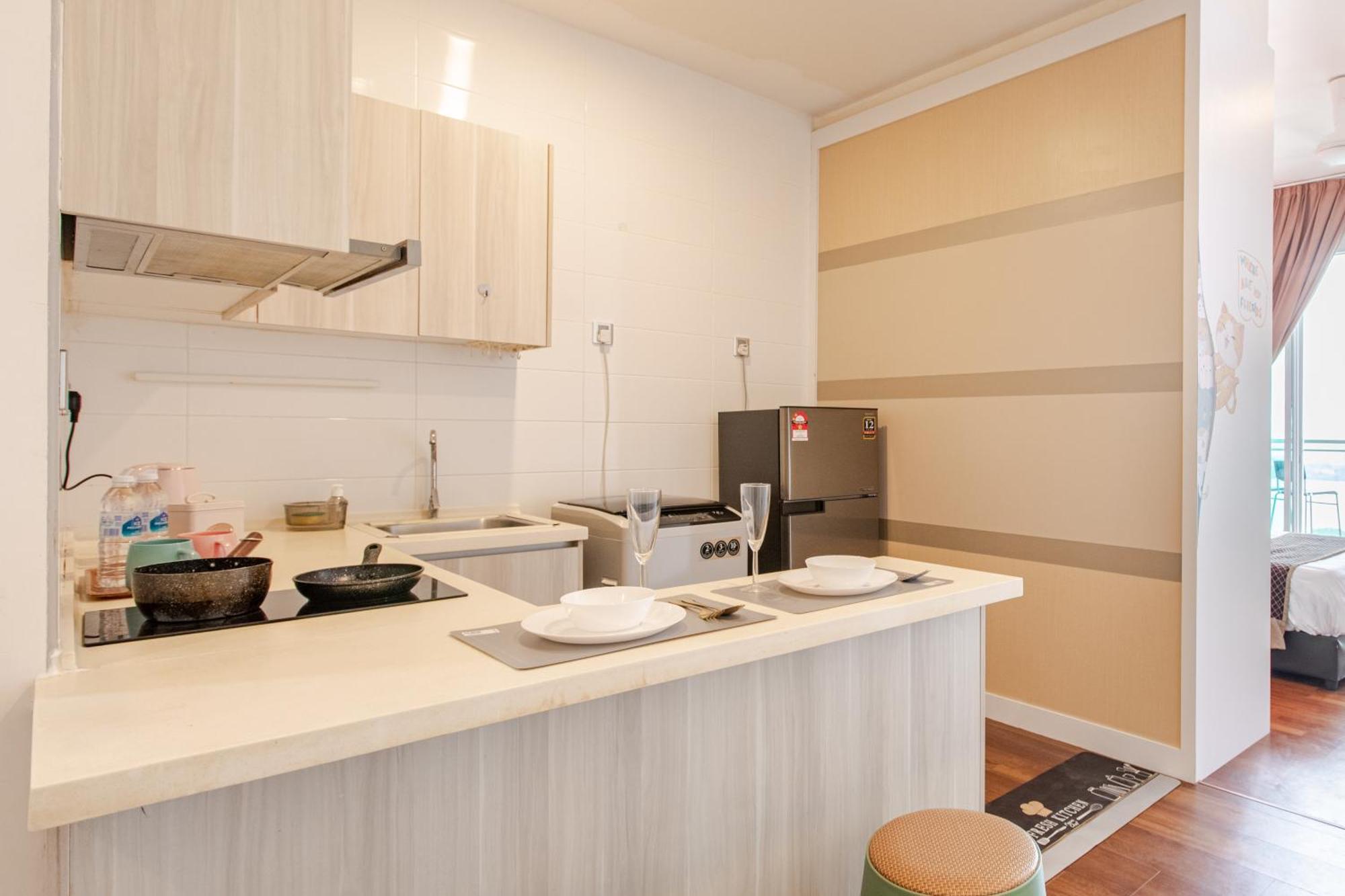 Paragon Suites Studios With Private Jacuzzi Near Ciq Rts ジョホールバル エクステリア 写真