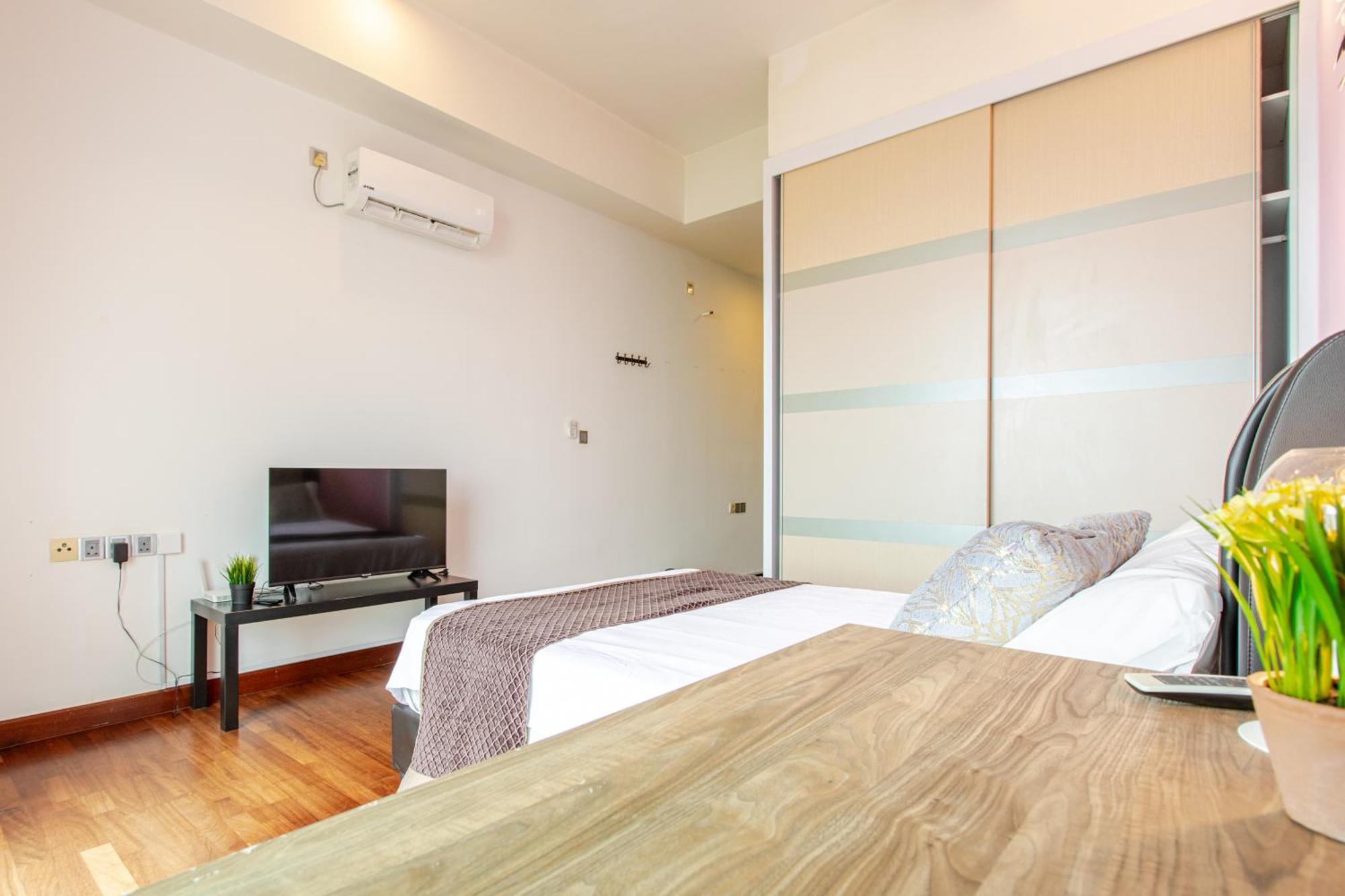Paragon Suites Studios With Private Jacuzzi Near Ciq Rts ジョホールバル エクステリア 写真