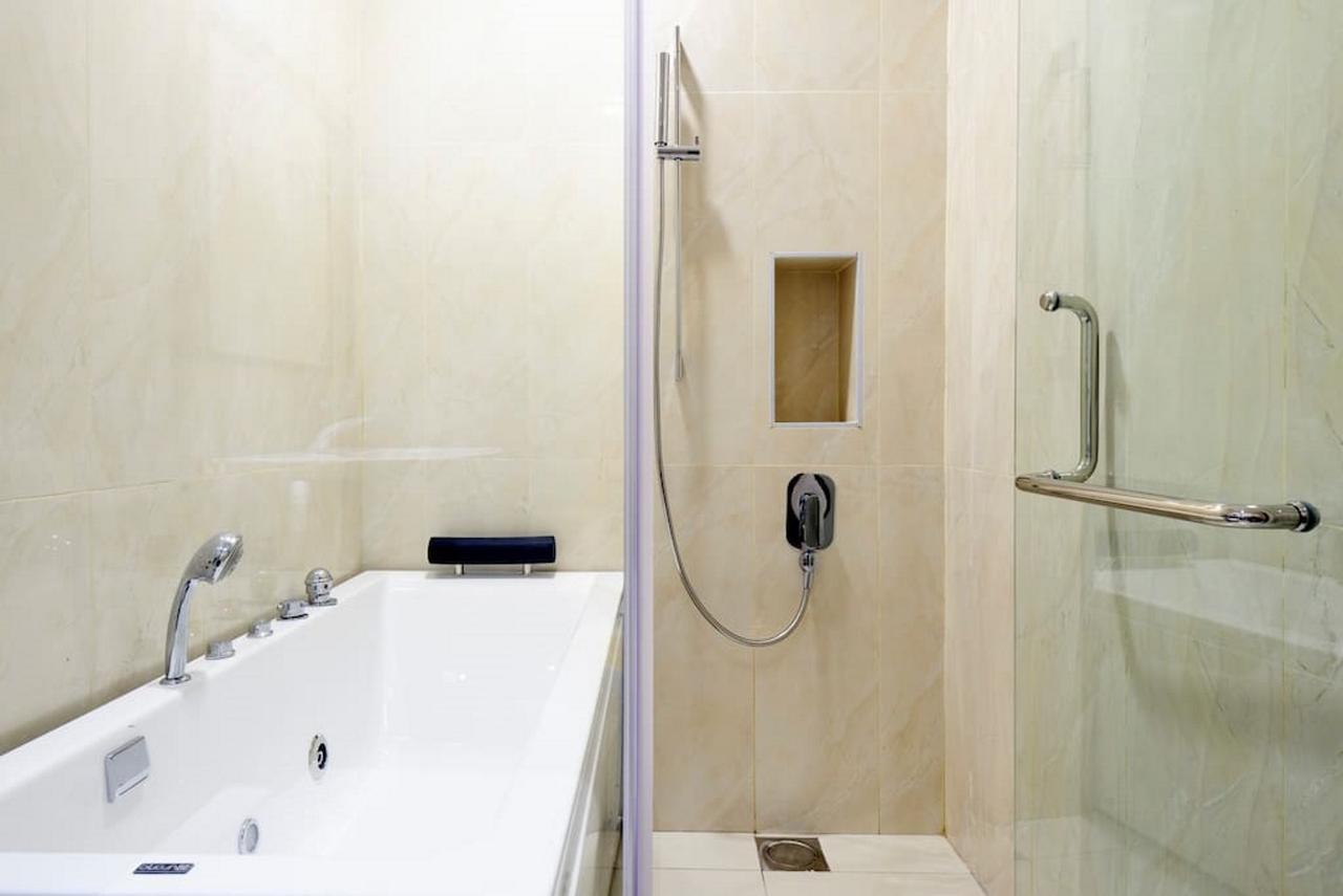 Paragon Suites Studios With Private Jacuzzi Near Ciq Rts ジョホールバル エクステリア 写真